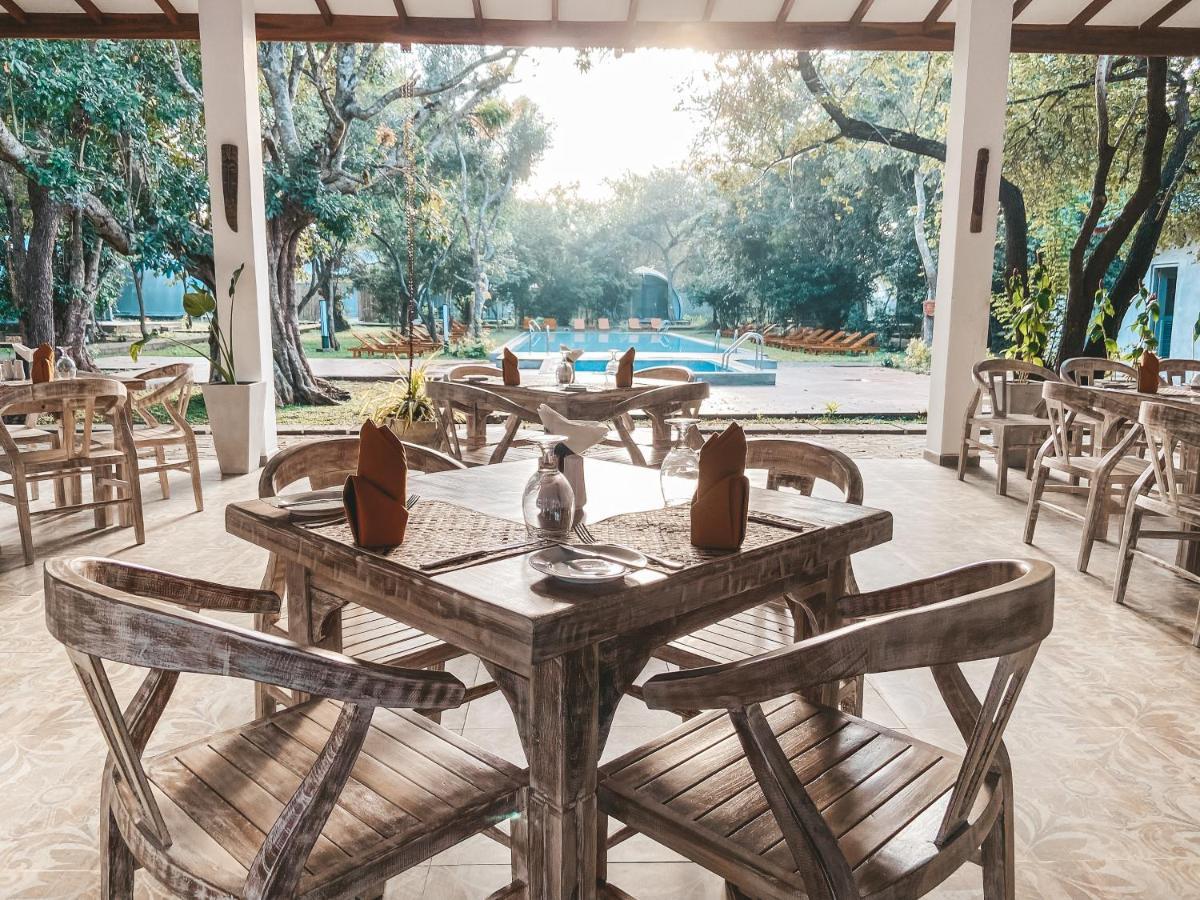 Nivadoo Resort סיגירייה מראה חיצוני תמונה The restaurant at the hotel