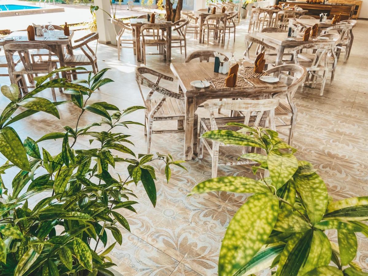 Nivadoo Resort סיגירייה מראה חיצוני תמונה The interior of the restaurant